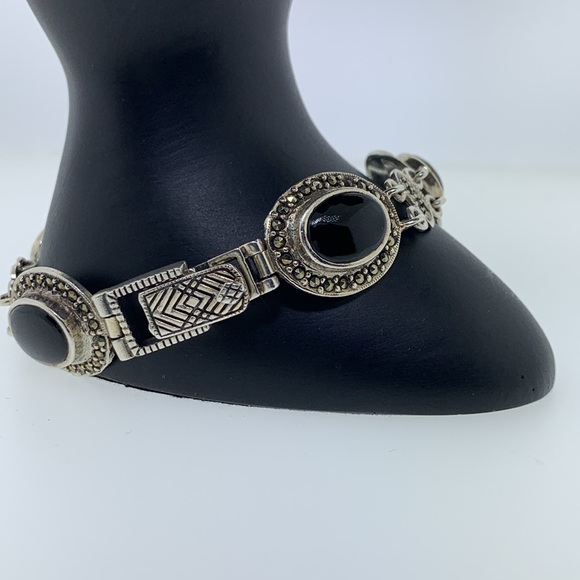 Sterling Silver Marcasite and Onyx Medallion Bracelet. - Picture 3 of 7